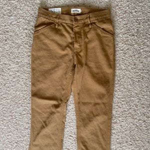 Taylor Stitch The Camp Pant
in British Khaki Boss Duck